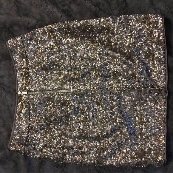 Sequined Cache Mini Skirt SZ- 6 - Picture 2 of 6